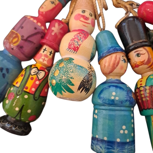 Matryroshka Stacking Russian Santa Doll W 8 Ornaments - Picture 5 of 6